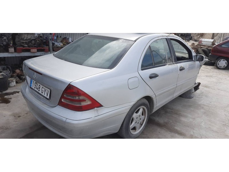 mercedes-benz clase c (w203) berlina del año 2003