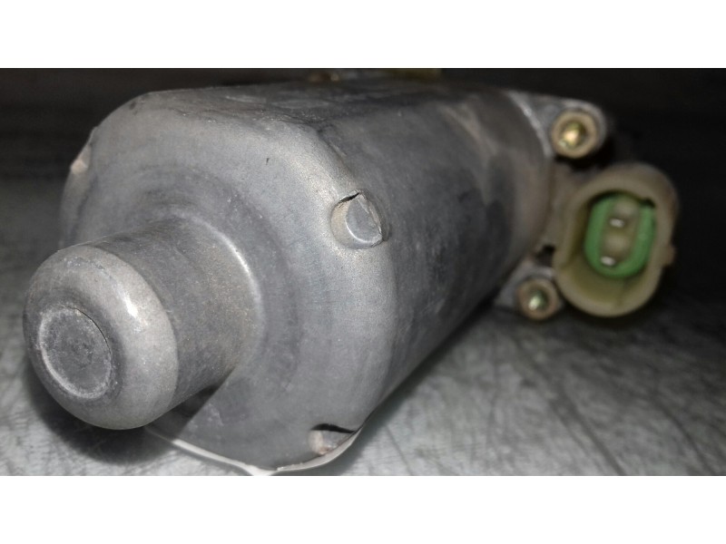 Recambio de motor elevalunas delantero derecho para renault clio ii fase i (b/cbo) 1.9 d referencia OEM IAM 0130821691  2 PINES