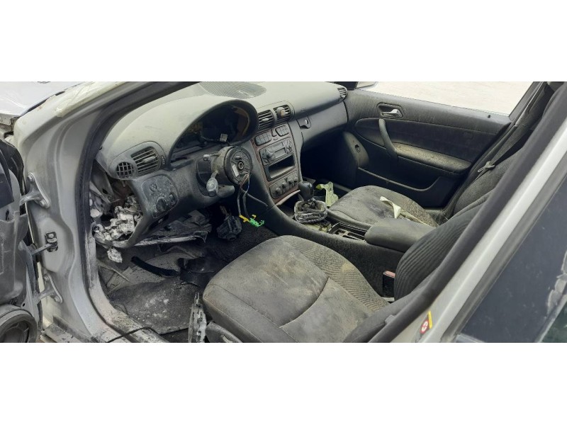 mercedes-benz clase c (w203) berlina del año 2003