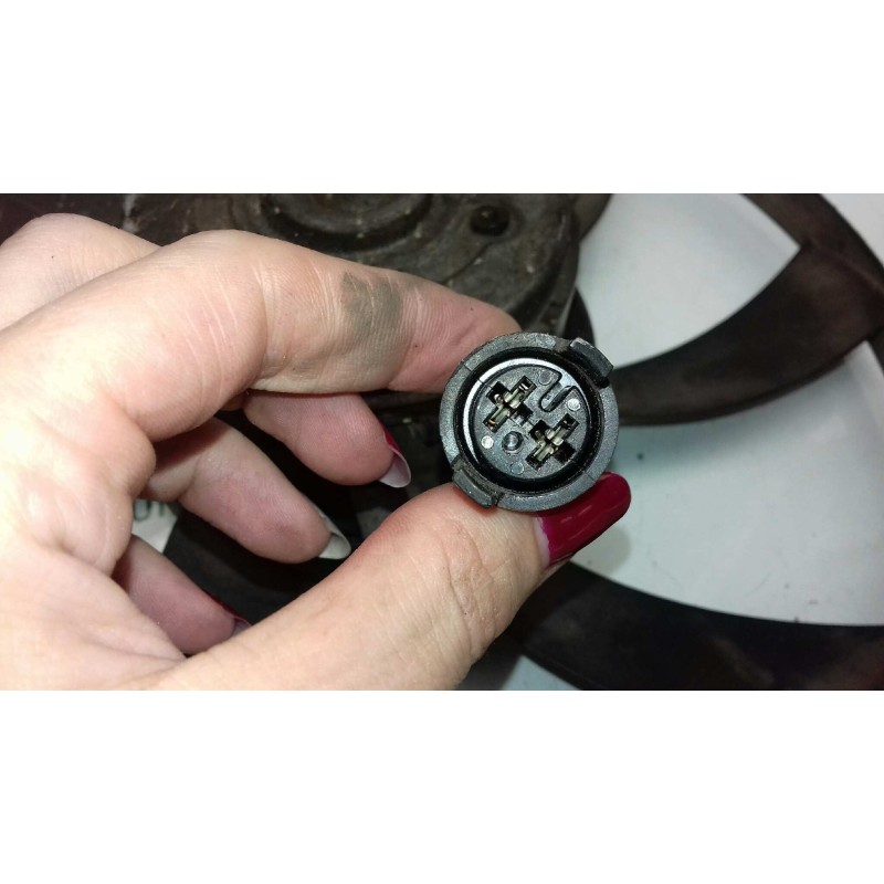 Recambio de electroventilador para seat cordoba berlina (6k2) stella referencia OEM IAM 6K0959455B DERECHO PEQUEÑO