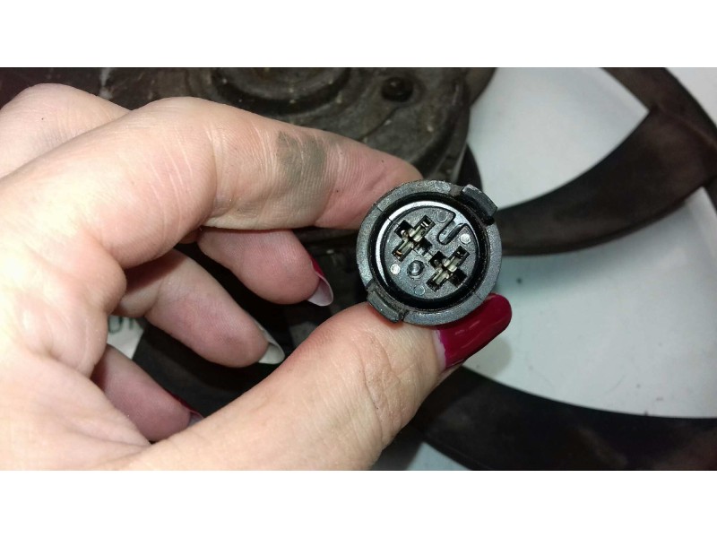 Recambio de electroventilador para seat cordoba berlina (6k2) stella referencia OEM IAM 6K0959455B DERECHO PEQUEÑO