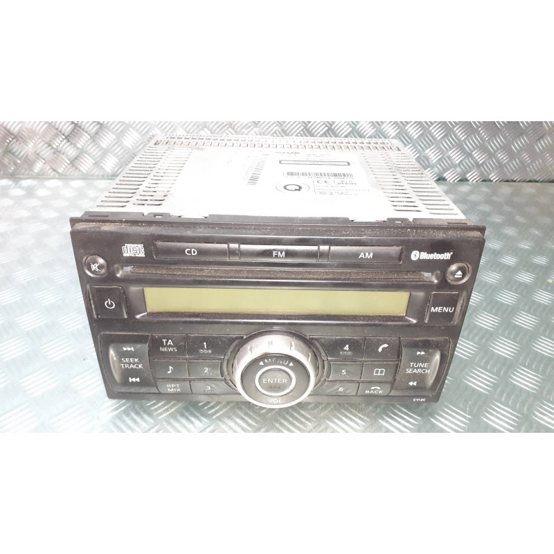 Recambio de sistema audio / radio cd para nissan x-trail (t31) se referencia OEM IAM 28185JH120 BO3104 PP2805T