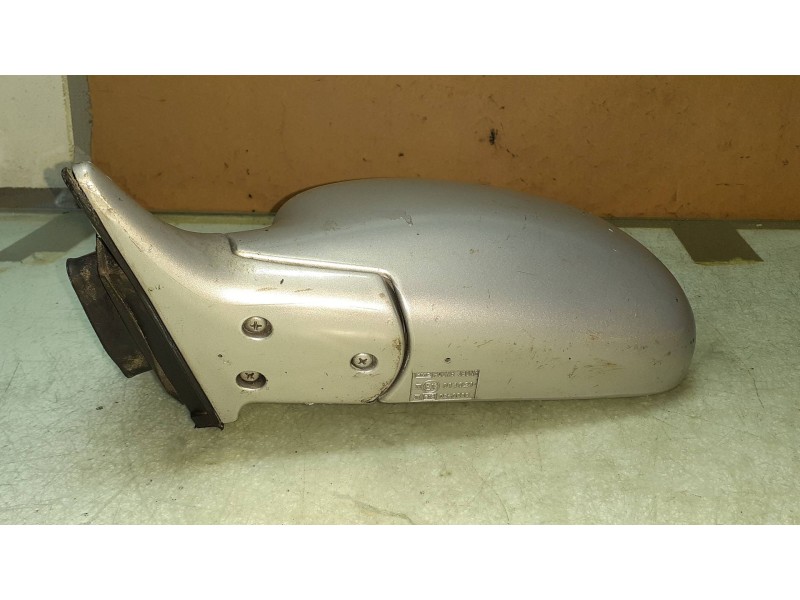 Recambio de retrovisor izquierdo para hyundai lantra familiar (rd) referencia OEM IAM 014021  ELECTRICO