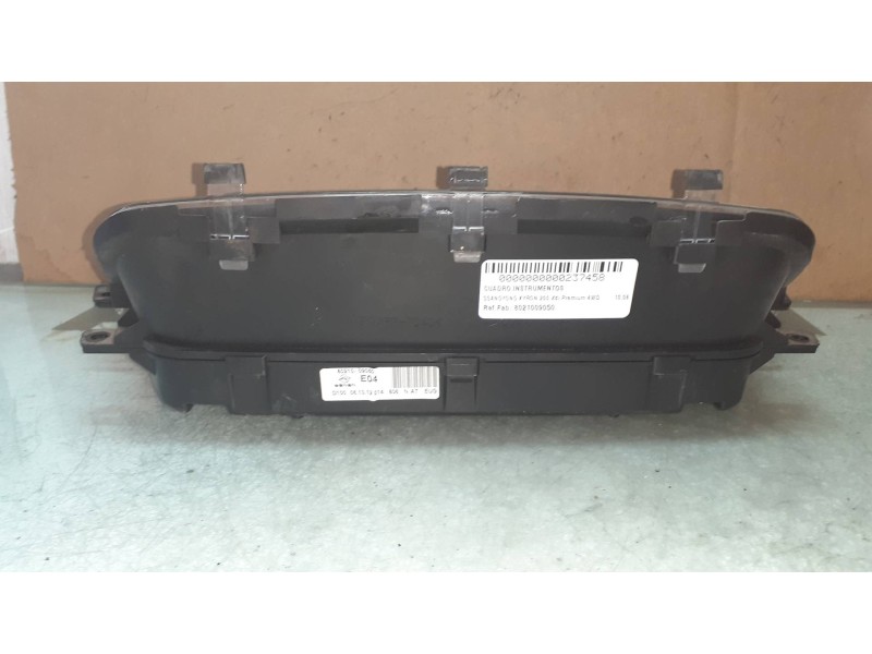 Recambio de cuadro instrumentos para ssangyong kyron 200 xdi premium 4wd referencia OEM IAM 8021009050  