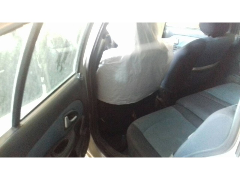 renault clio ii fase ii (b/cb0) del año 2003