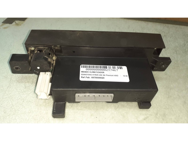 Recambio de mando climatizador para ssangyong kyron 200 xdi premium 4wd referencia OEM IAM 6670009020 6J09104 