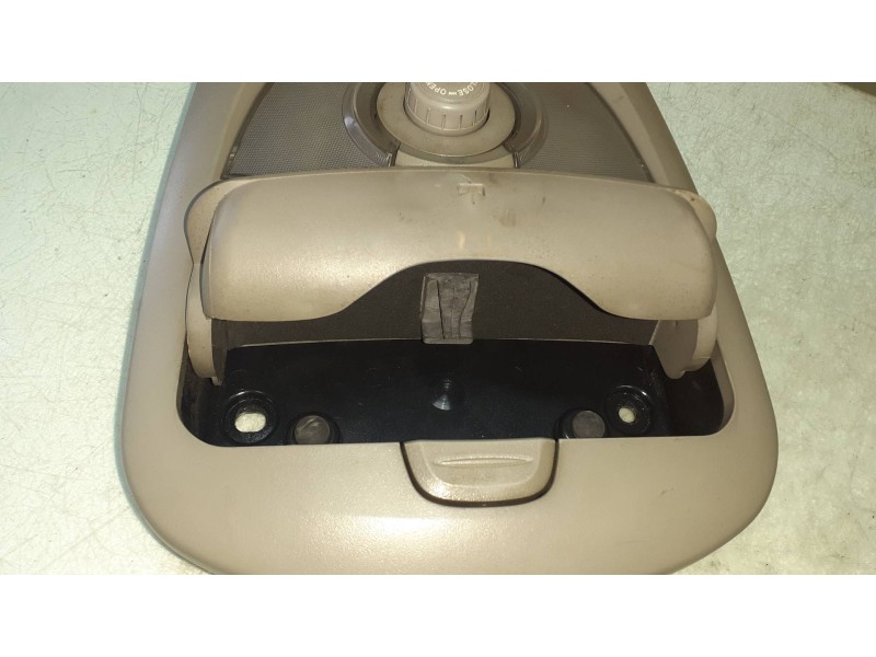 Recambio de luz interior para ssangyong kyron 200 xdi premium 4wd referencia OEM IAM 776607009100  