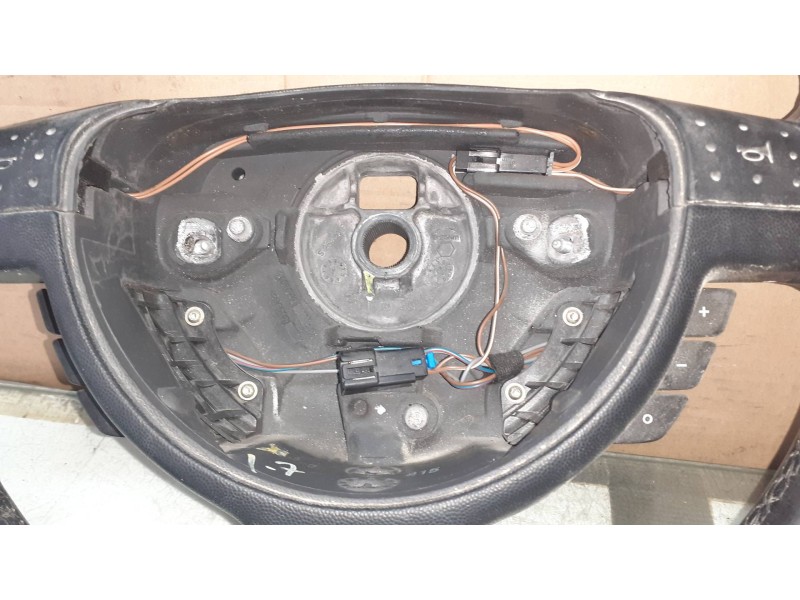 Recambio de volante para opel corsa c club referencia OEM IAM S25080F 9156012 PIEL