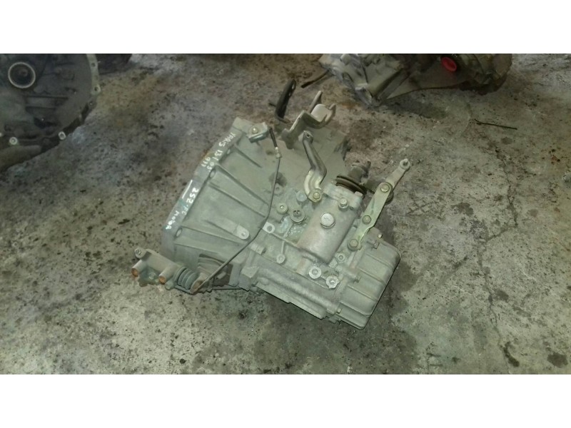 Recambio de caja cambios para toyota yaris (ksp9/scp9/nlp9) básico referencia OEM IAM P041110238  