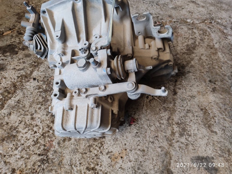 Recambio de caja cambios para toyota yaris (ncp1/nlp1/scp1) 1.3 expo referencia OEM IAM P031101683  