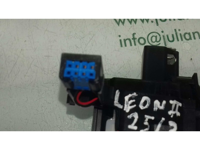 Recambio de mando limpia para seat leon (1p1) style ecomotive referencia OEM IAM 1K0953519H ANP80H023C 
