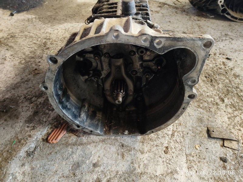 Recambio de caja cambios para tata safari 2.9d referencia OEM IAM 2284710S0910848  