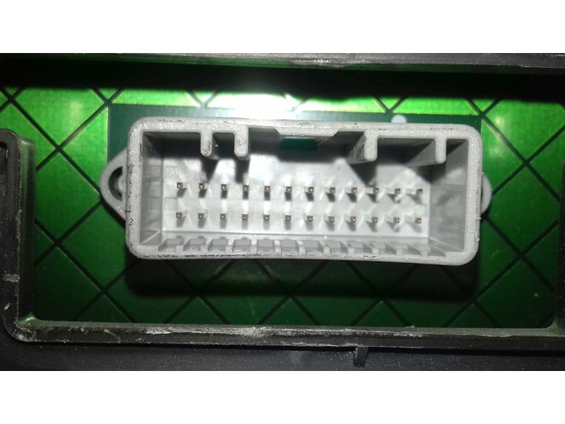 Recambio de cuadro instrumentos para renault clio iii authentique referencia OEM IAM 8200821001C 2RPF10A855A VISTEON