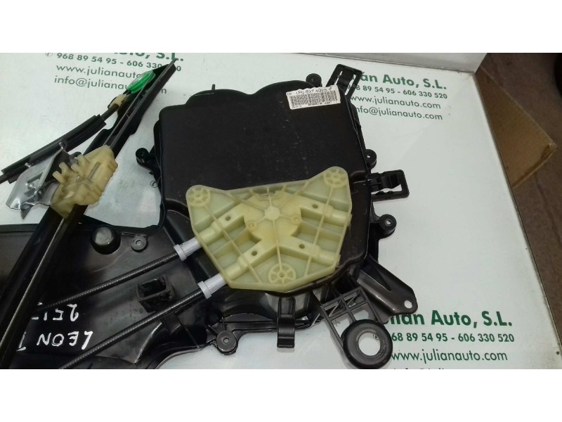 Recambio de elevalunas delantero derecho para seat leon (1p1) style ecomotive referencia OEM IAM 1P0837402S 1P0867436 ELECTRICO
