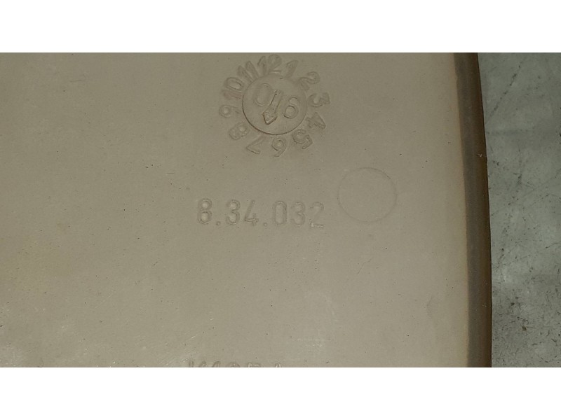 Recambio de cristal retrovisor izquierdo para ford orion referencia OEM IAM 834032  