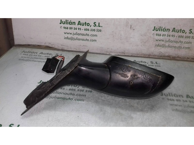 Recambio de retrovisor derecho para audi a4 berlina (b5) 1.8 referencia OEM IAM 8D0857544  ELECTRICO