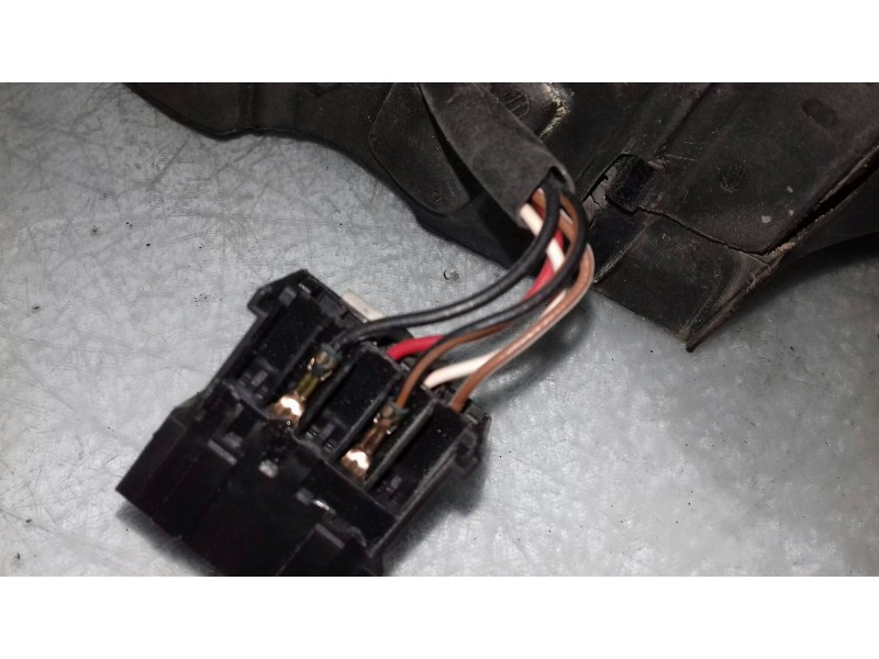 Recambio de retrovisor derecho para audi a4 berlina (b5) 1.8 referencia OEM IAM 8D0857544  ELECTRICO