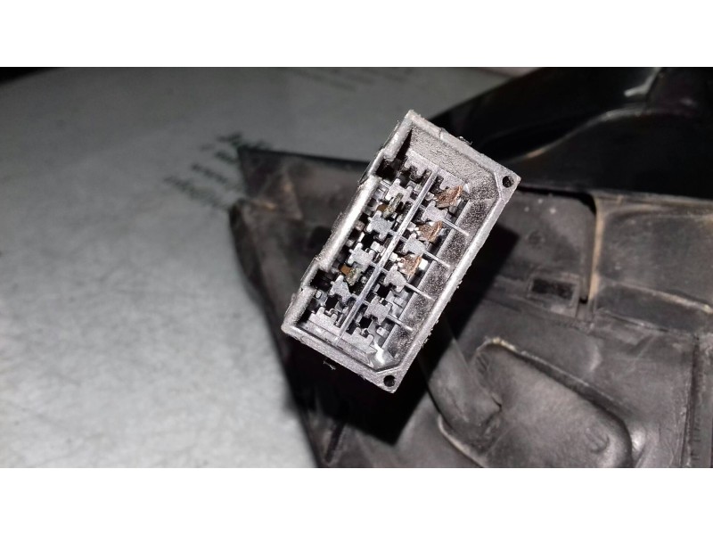 Recambio de retrovisor derecho para audi a4 berlina (b5) 1.8 referencia OEM IAM 8D0857544  ELECTRICO