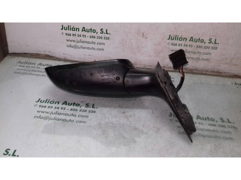 Recambio de retrovisor izquierdo para audi a4 berlina (b5) 1.8 referencia OEM IAM 8D0857548  ELECTRICO