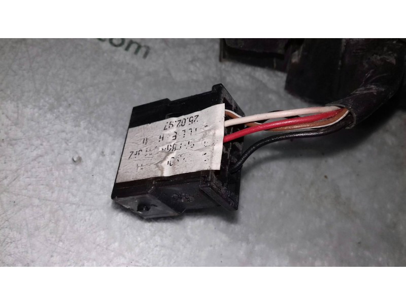 Recambio de retrovisor izquierdo para audi a4 berlina (b5) 1.8 referencia OEM IAM 8D0857548  ELECTRICO