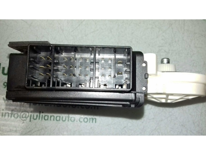 Recambio de motor elevalunas delantero derecho para seat ibiza (6l1) stella referencia OEM IAM 6Q2959801A 104383101 05074140