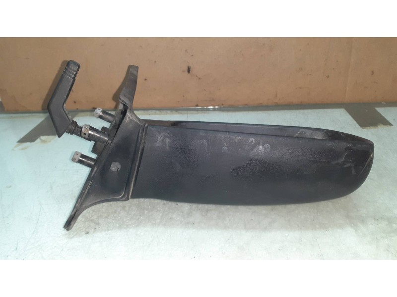 Recambio de retrovisor derecho para ford escort berlina referencia OEM IAM 86AB17682  MANUAL