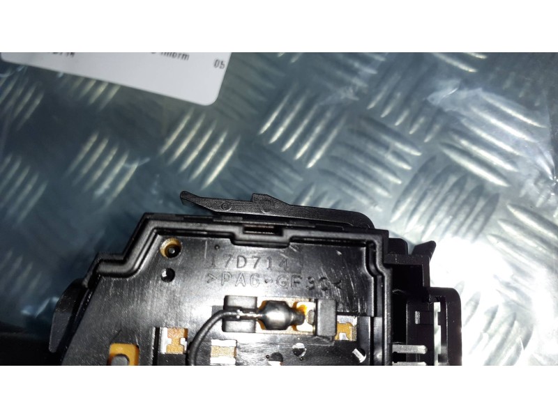 Recambio de mando limpia para mitsubishi grandis (na0w) 2.0 di-d inform referencia OEM IAM 17D714  