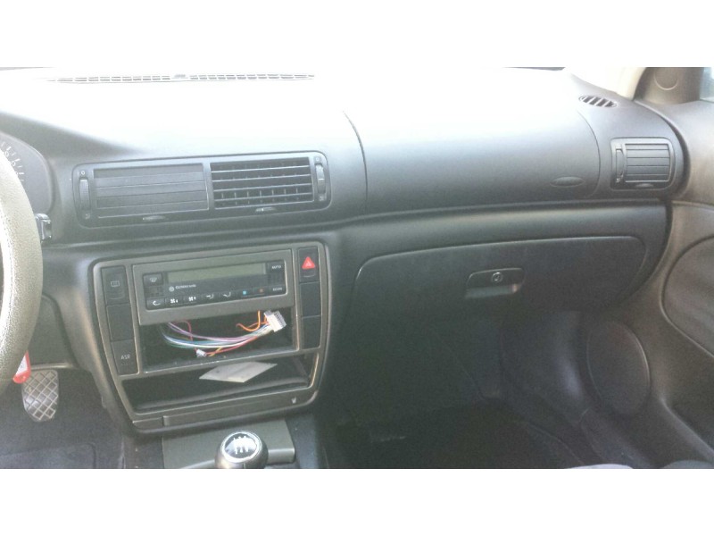 volkswagen passat berlina (3b2) del año 1999