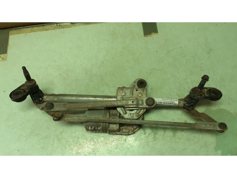 Recambio de motor limpia delantero para seat leon (5f1) style referencia OEM IAM 12V1397220689 5F1955119A BOSCH