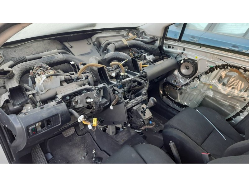 toyota corolla verso (r1) del año 2005