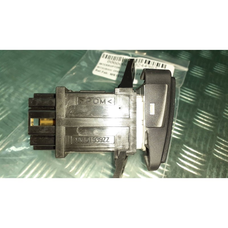 Recambio de interruptor para mitsubishi grandis (na0w) 2.0 di-d inform referencia OEM IAM MN151939ZZ  REAR