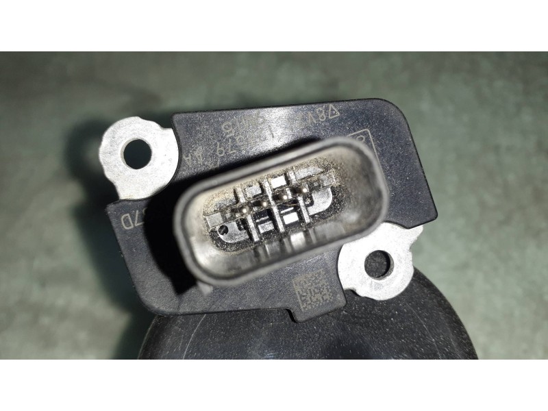 Recambio de caudalimetro para ford fiesta (cb1) titanium referencia OEM IAM 8V2112B579AA H387D 9M15