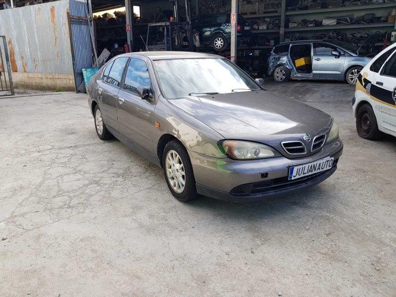 nissan primera berlina (p11) del año 2000