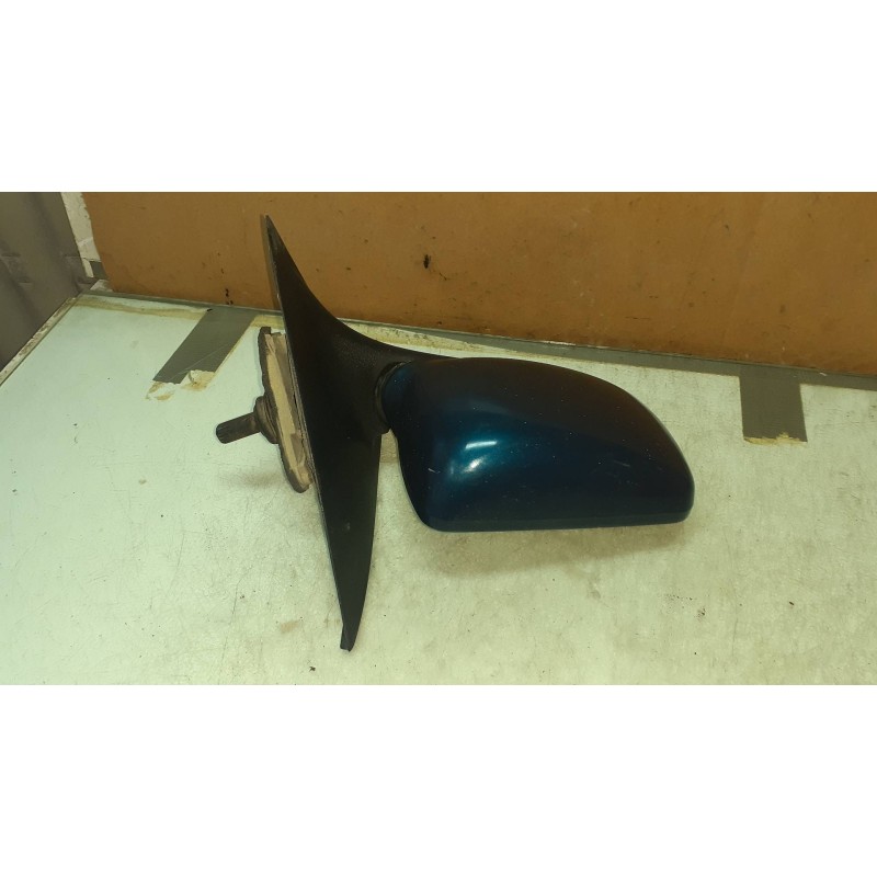 Recambio de retrovisor derecho para ford escort berlina/turnier referencia OEM IAM 836030  MANUAL