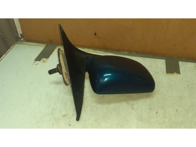 Recambio de retrovisor derecho para ford escort berlina/turnier referencia OEM IAM 836030  MANUAL