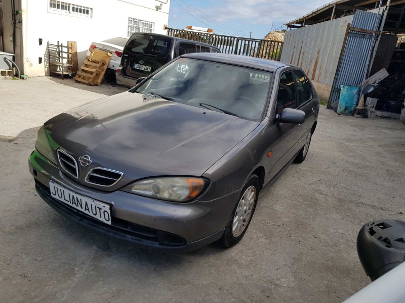 nissan primera berlina (p11) del año 2000