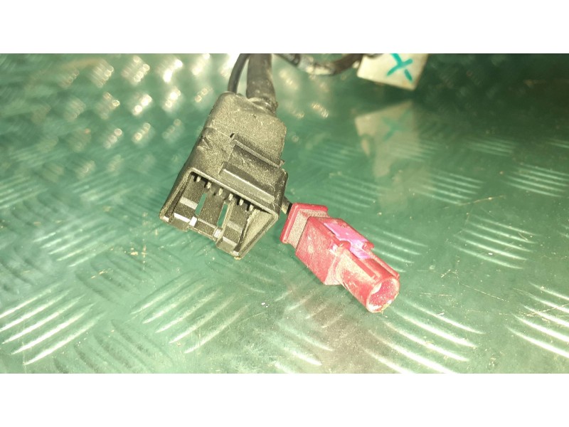 Recambio de apoyabrazos central para audi a6 avant (4f2) 2.0 tdi referencia OEM IAM   