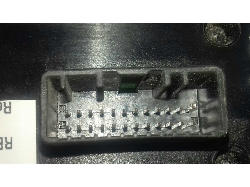 Recambio de pantalla multifuncion para renault clio grandtour authentique referencia OEM IAM 259155024R ECRAN A6 TOMTOM