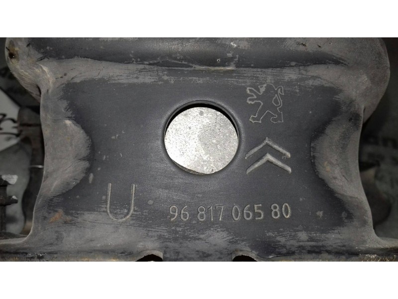 Recambio de soporte motor derecho para peugeot 208 allure referencia OEM IAM 9681706580 9678252080 25534D01