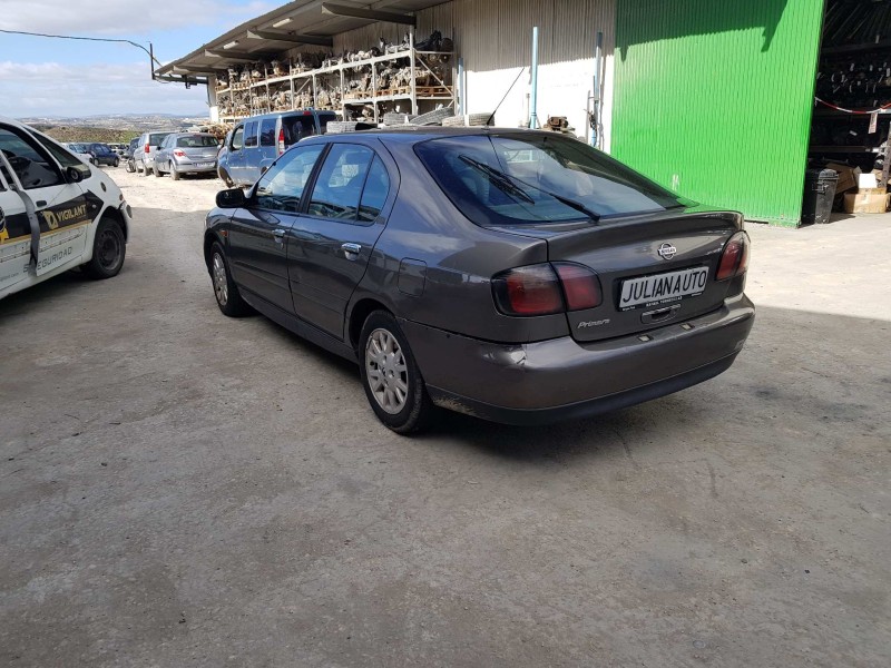 nissan primera berlina (p11) del año 2000