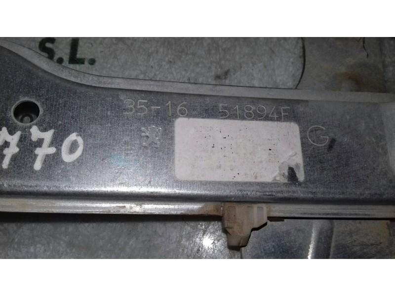 Recambio de elevalunas delantero izquierdo para peugeot 208 allure referencia OEM IAM 9816401780 51894F ELECTRICO