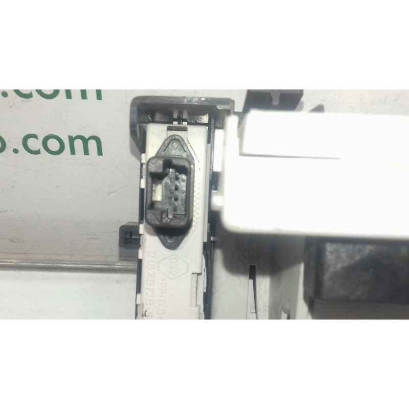 Recambio de pantalla multifuncion para renault laguna ii (bg0) authentique referencia OEM IAM 8200290542C  JOHNSON CONTROLS