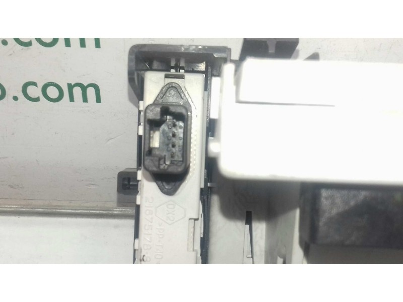 Recambio de pantalla multifuncion para renault laguna ii (bg0) authentique referencia OEM IAM 8200290542C  JOHNSON CONTROLS