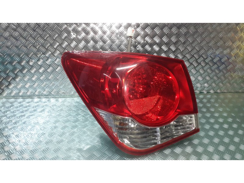 Recambio de piloto trasero izquierdo para chevrolet cruze lt referencia OEM IAM   