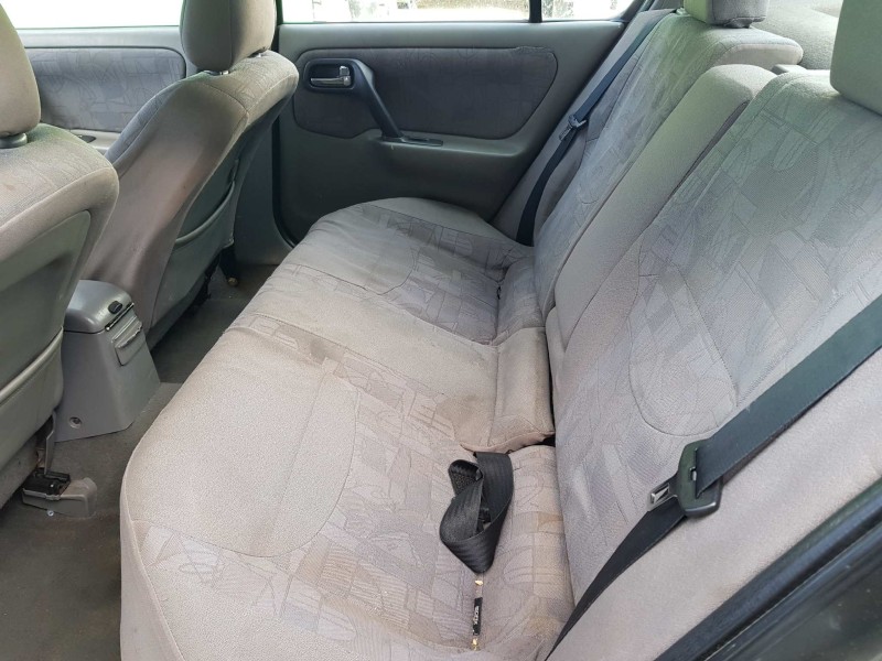 nissan primera berlina (p11) del año 2000