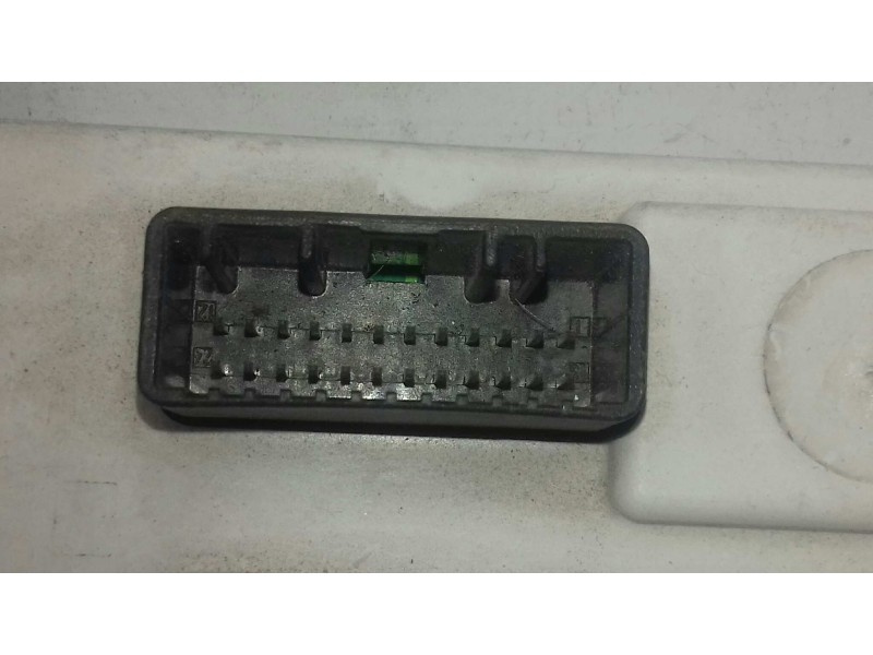 Recambio de pantalla multifuncion para renault clio iii confort dynamique referencia OEM IAM 8200307273C  