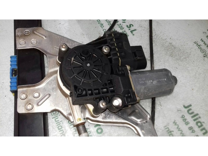 Recambio de elevalunas delantero izquierdo para audi a6 berlina (4b2) 2.5 tdi quattro referencia OEM IAM 4B0837397C 0130821775 