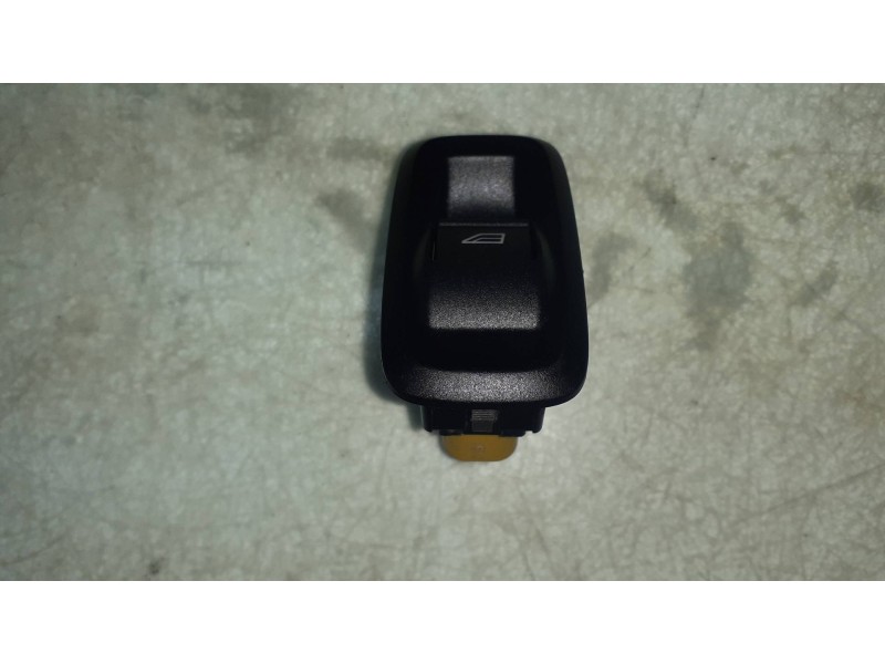 Recambio de mando elevalunas delantero derecho para ford fiesta (cb1) trend referencia OEM IAM 8A6T14529AB 7227424 03154101