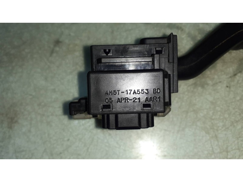 Recambio de mando limpia para ford focus turnier (cb4) trend referencia OEM IAM 17D9401 17D9403 17D9402