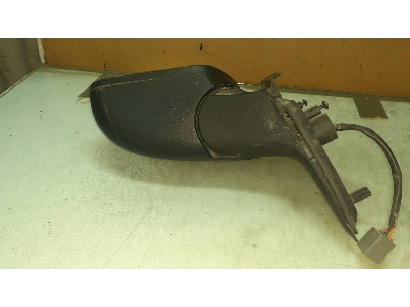 Recambio de retrovisor izquierdo para ford mondeo berlina (ge) ambiente referencia OEM IAM E9014236 836155 ELECTRICO